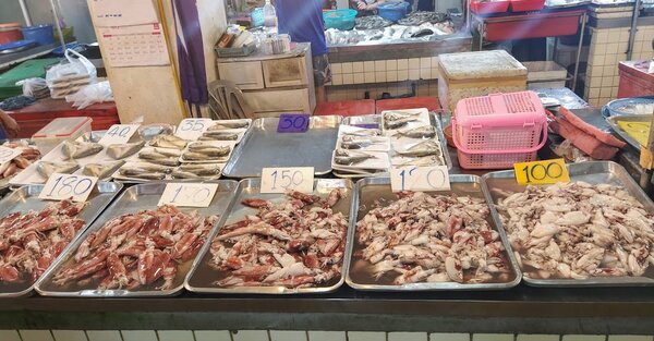 ตลาดเช้าภูเก็ต ตลาดสด เทศบาลเทพกระษัตรี ร้านของทะเลสด