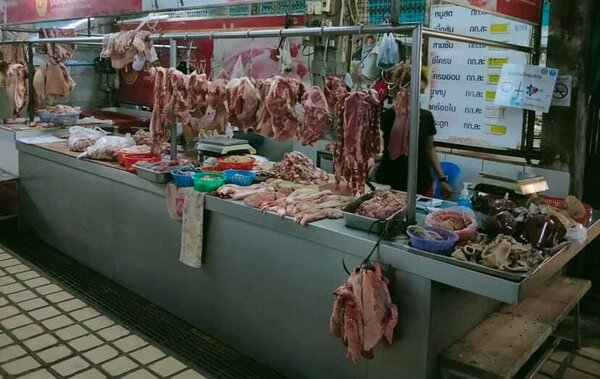 ตลาดเทพจินดา ตลาดเช้า บ้านฉาง หมูสด