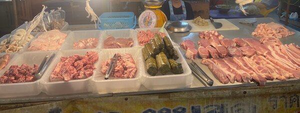 ตลาดหนองสมอ ตลาดสด ชลบุรี หมูสด